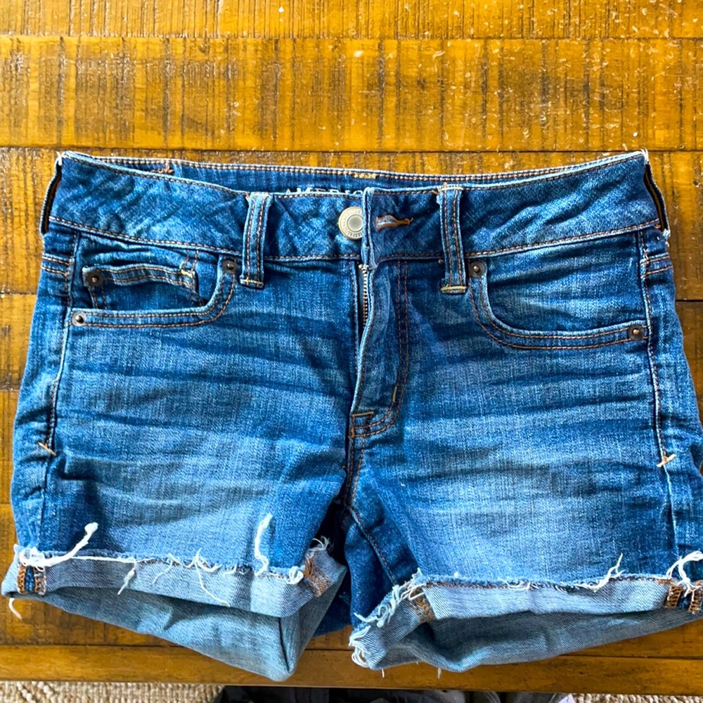 American eagle shorts size 4